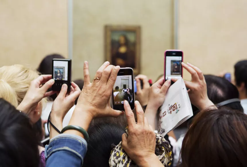 Comment se faire remarquer en tant que photographe : 6 leviers qui changent vraiment une carrière Martin Parr 860x580