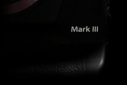 EOS-1D X Mark III