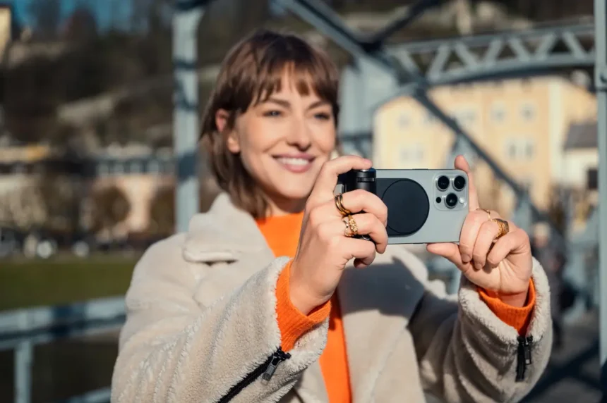 Poignée Leica LUX : L'Accessoire Premium Qui Manquait à Votre iPhone Poignée Leica LUX